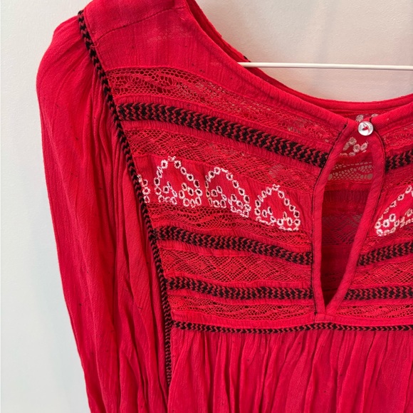 Red Women’s Dress Shirt Size Medium - Picture 2 of 15